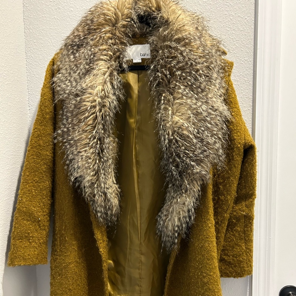 BAR III coat with fur collar